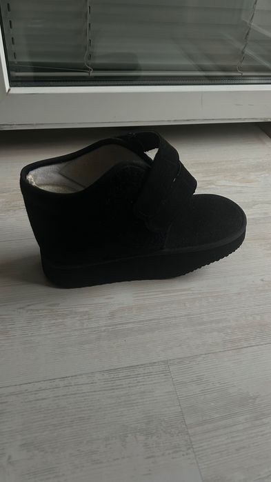 Постоперативна обувка ( след оперативна )