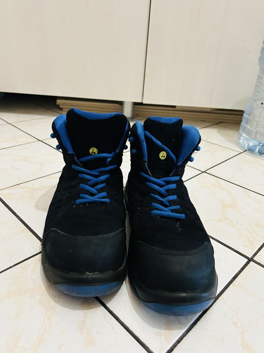 Vand bocanci cu fier atlas