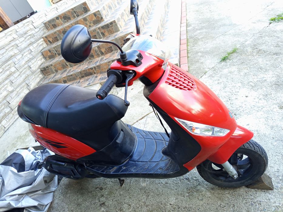 Scuter 50 cc Piaggio Zip