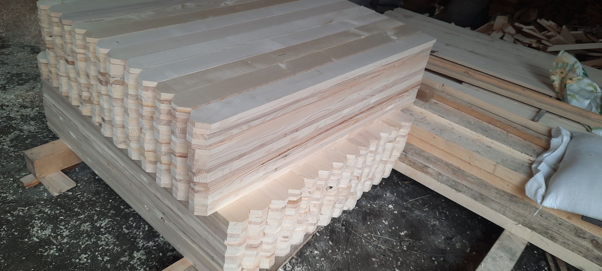 Uluca finisata gard lemn 10 cm latime 5 lei m liniar