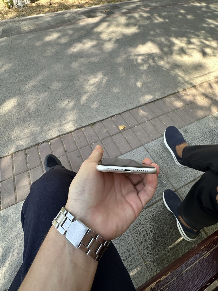iPhone 11  128gb