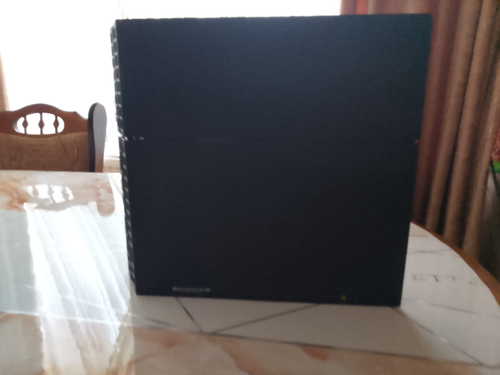Vând PlayStation 4 forma impecabilă