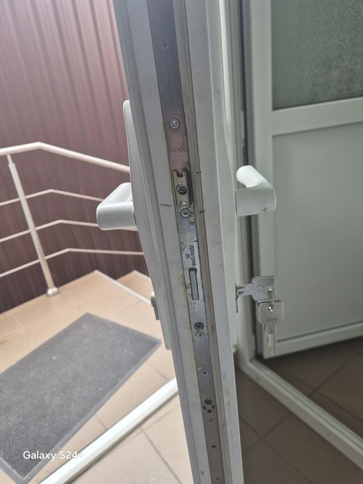 Reglaje/Reparații Uși/Ferestre