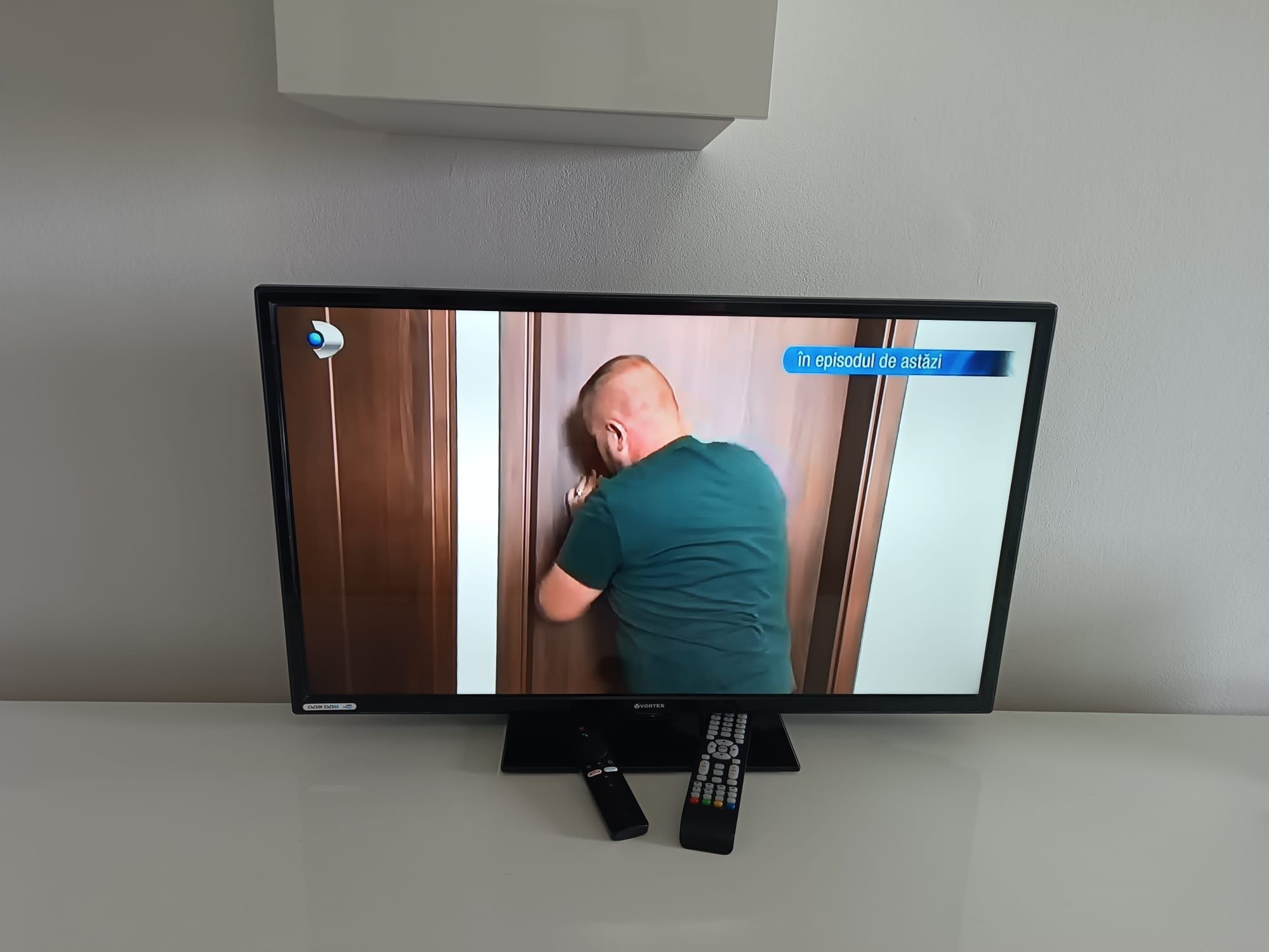 Vând televizor VORTEX cu stick Smart Xiaomi