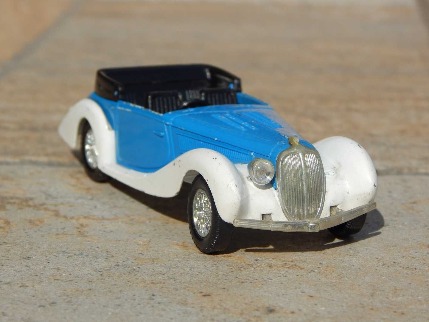 Macheta auto epoca Delahaye 135M 1939 Solido 1:43 cu lipsuri