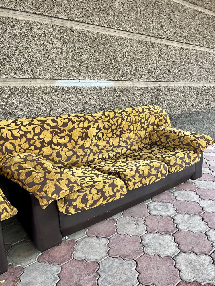 Продам диван с креслом недорого