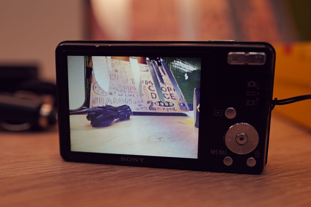 Aparat foto Sony Cybershot 14Mp Zeiss compact digital incarcator