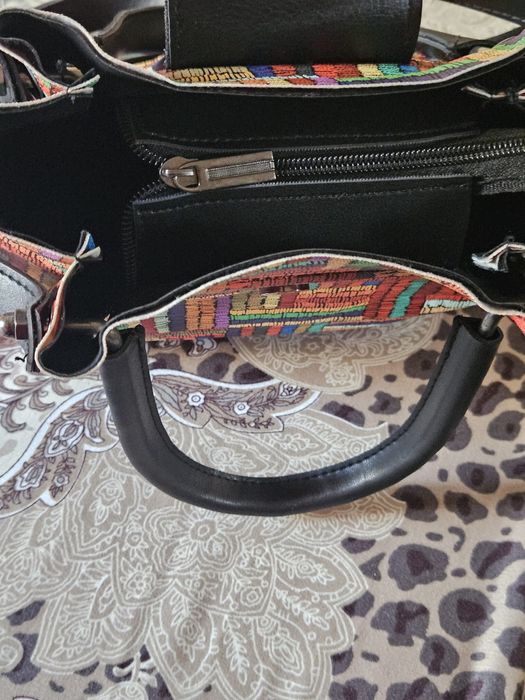 Geanta de damă marca Guess