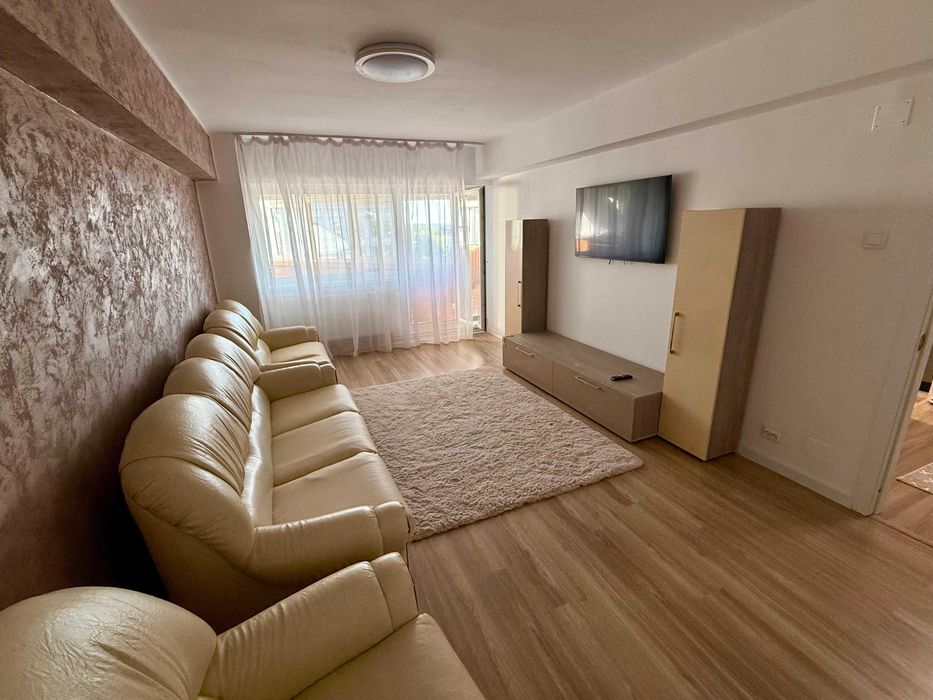 Apartament de închiriat 3 camere (Farmacia 3F) – Locație centrală