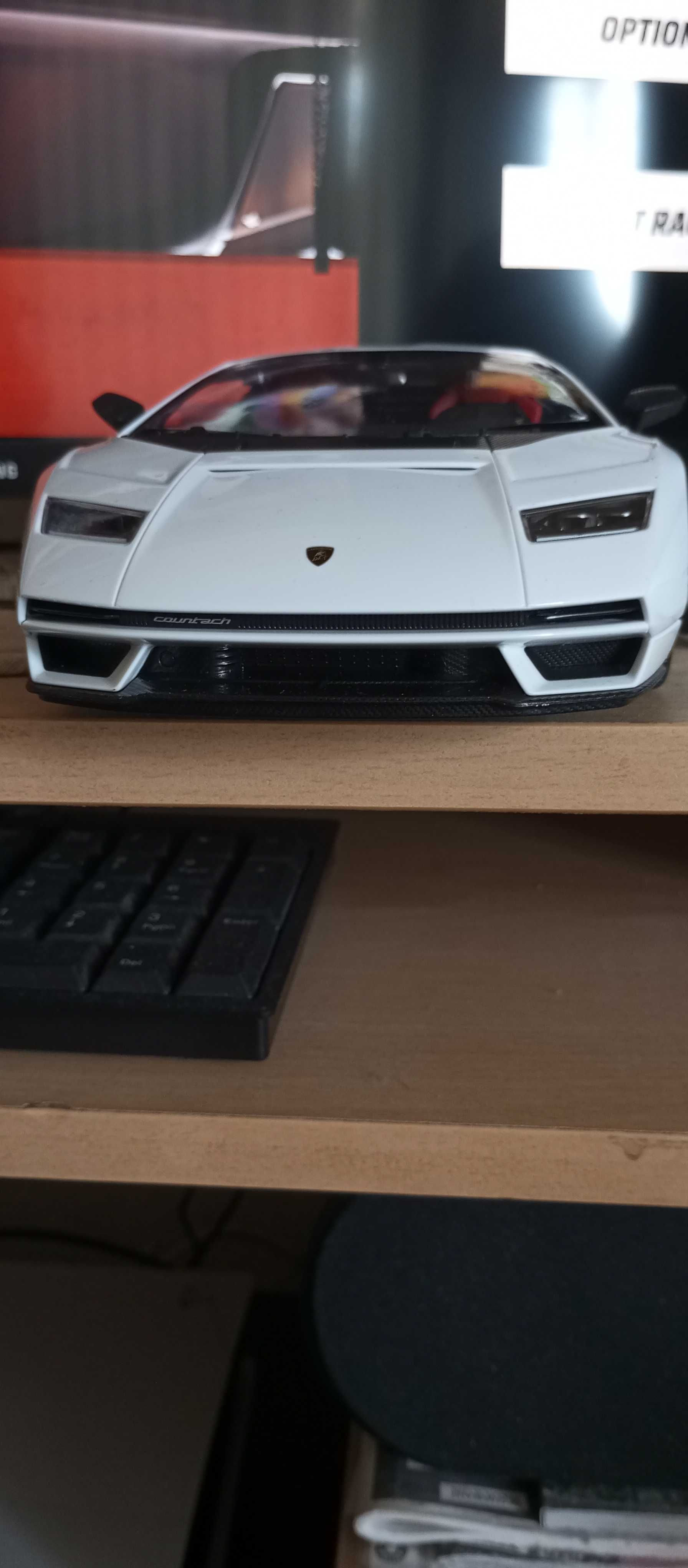 Продавам Lamborghini Countach играчка