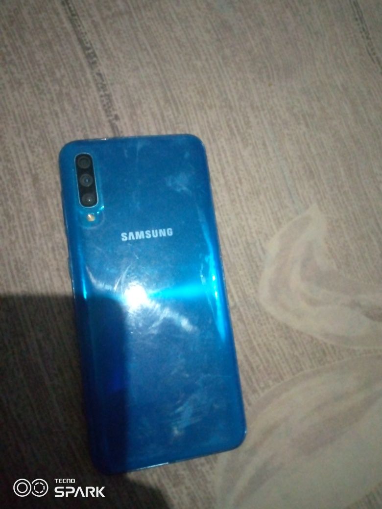 Samsung A50 sotiladi