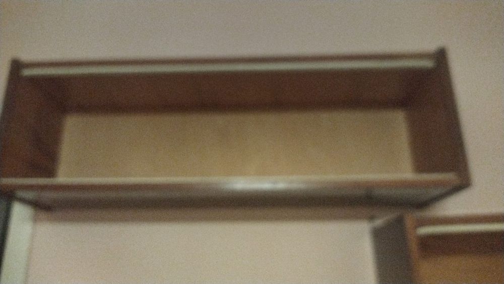 Книжные полки со стеклом