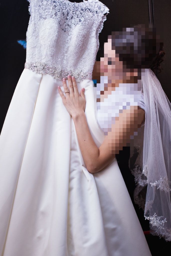 Свадебное атласовое платье