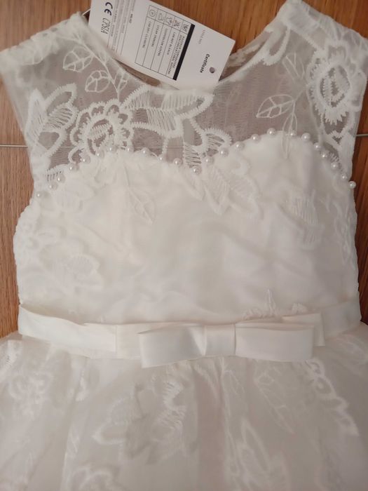 Страхотна нова бяла рокля с перли- 3-4 год 110см