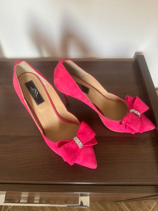 Pantofi roz piele întoarsă