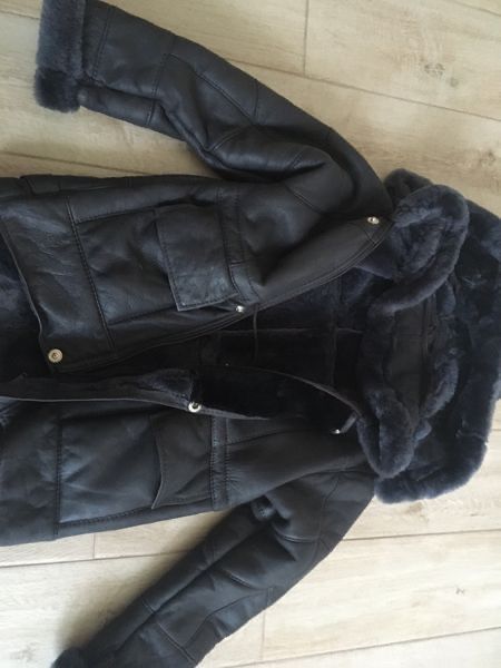 Кожухче естествена кожа 134-140см+ подарък дрешки