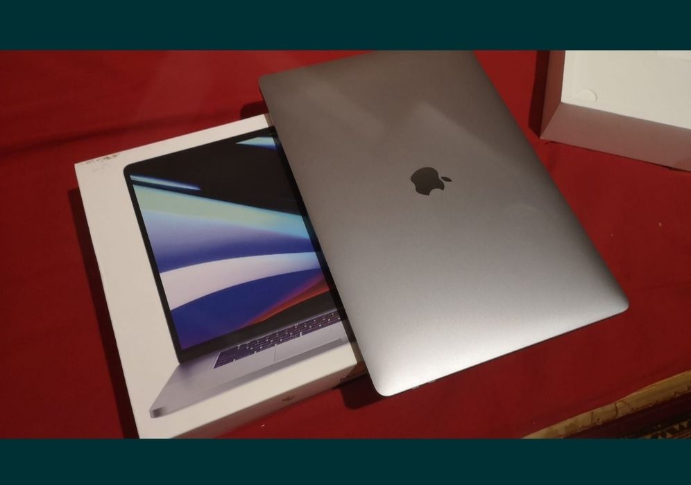 Apple MacBook  Pro 2019, 16 инча, 1TB