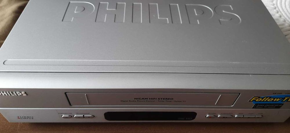 video recorder PHILIPS nicam hi-fi stereo