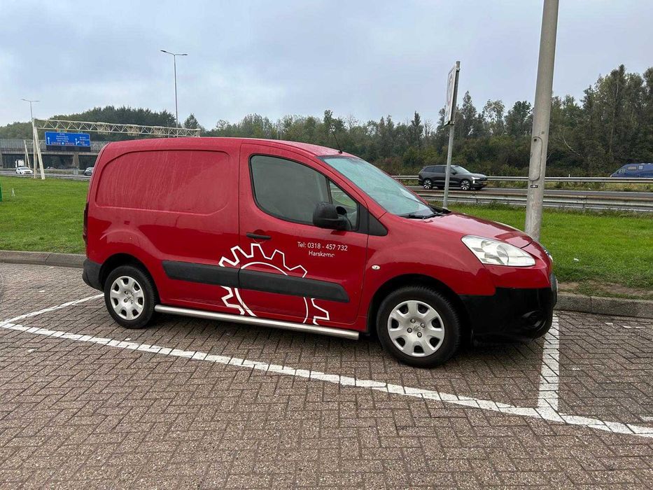 Peugeot 1.6 hdi. 2014 în stare foarte bună