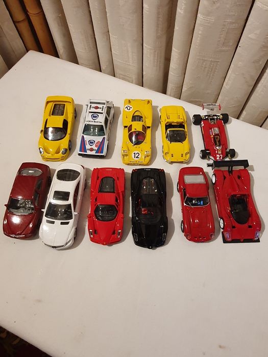 Vând lot masinute fier