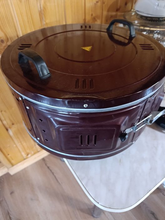 Vând cuptor electric f puțin folosit