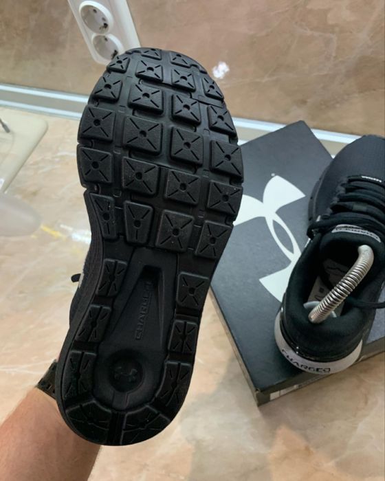 Under Armour Charged номер 36 и 36,5