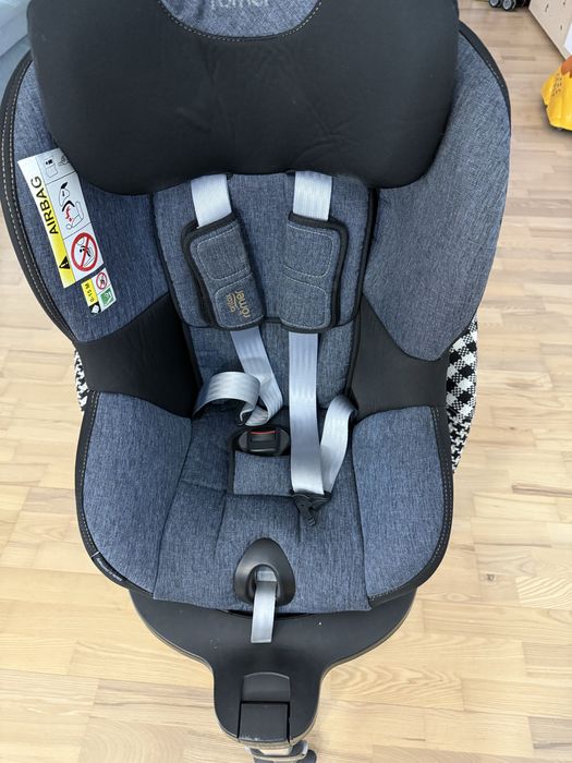 Britax Römer dual fix i-size (76 – 105 cm / 15 luni – 4 ani)