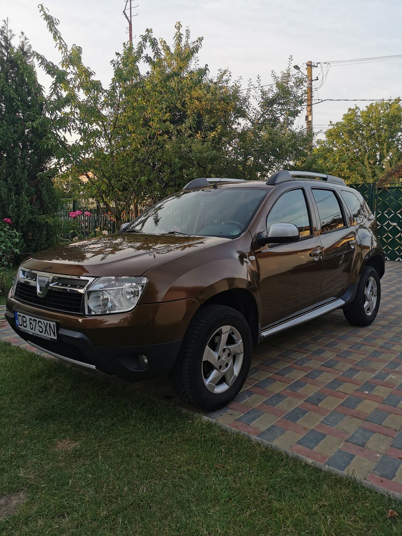 Vand Dacia Duster 1,5 dci 110cp 4x2 din 2011 in stare foarte buna