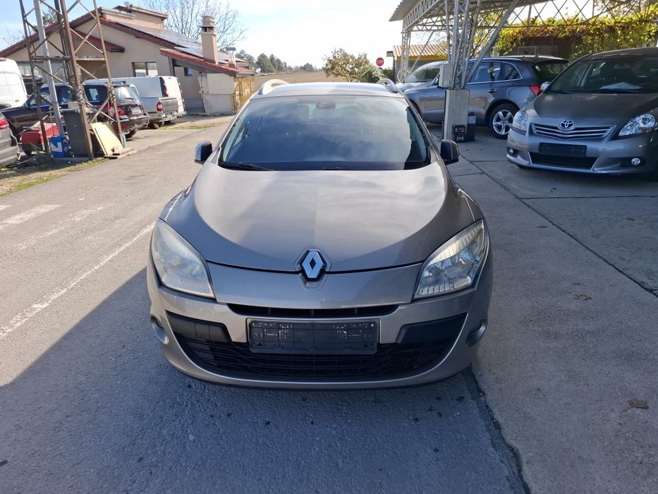 Рено Меган бензин 150к.с