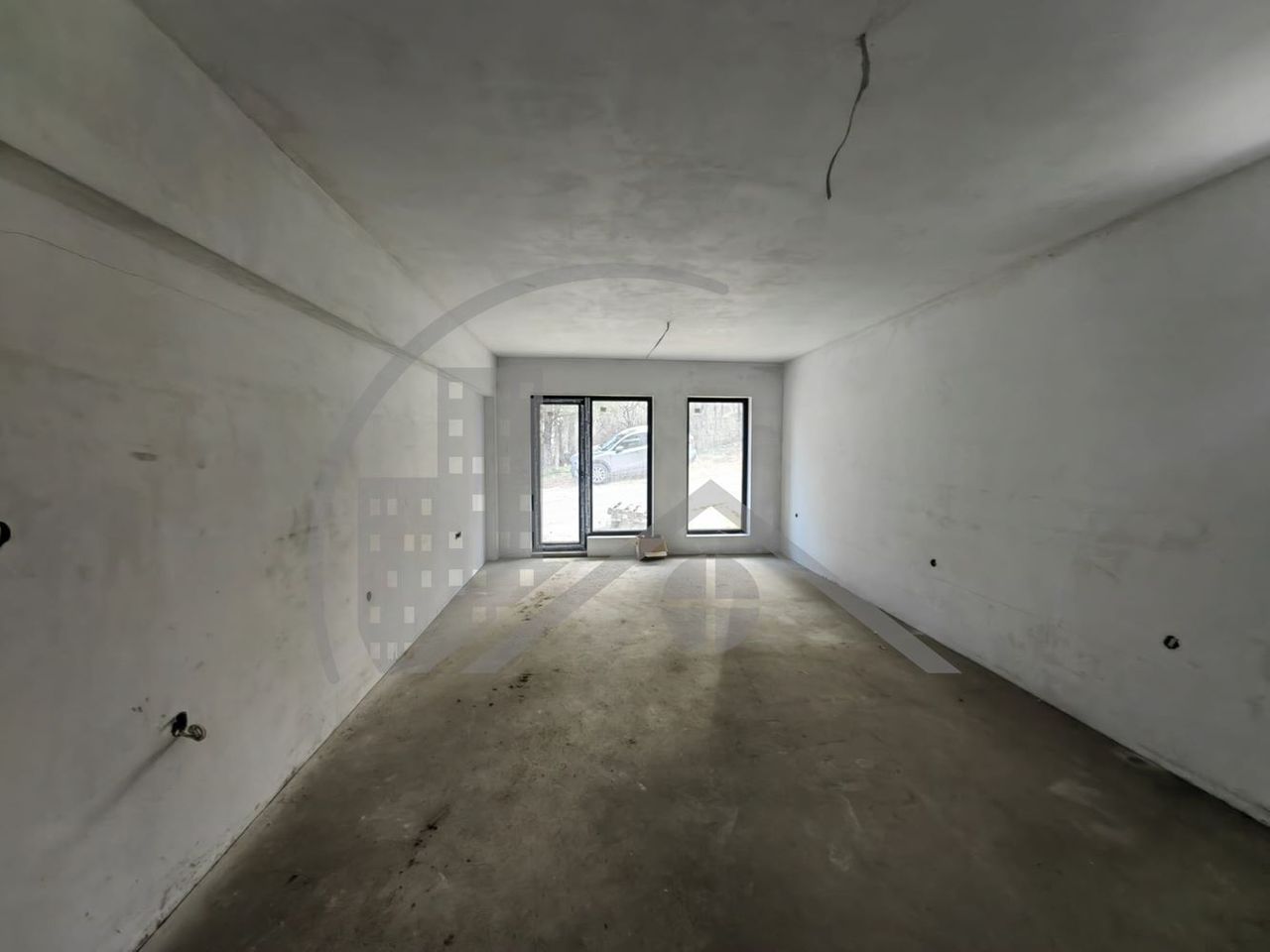 Продава се Двустаен апартамент в Варна, Виница - 85 кв.м за 900 €/кв.м - Снимка #2