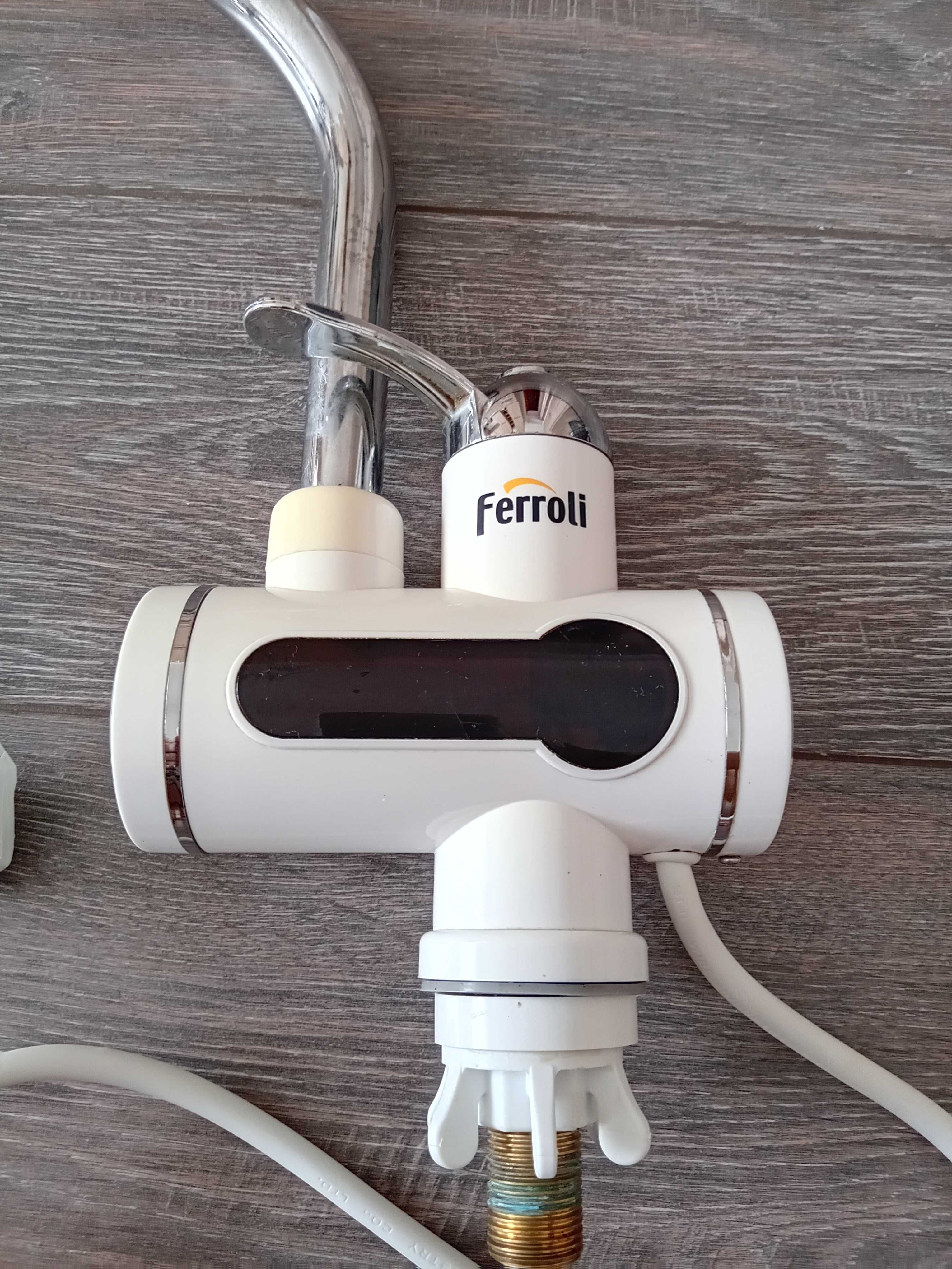 Robinet electric instantaneu cu display marca Ferrolli