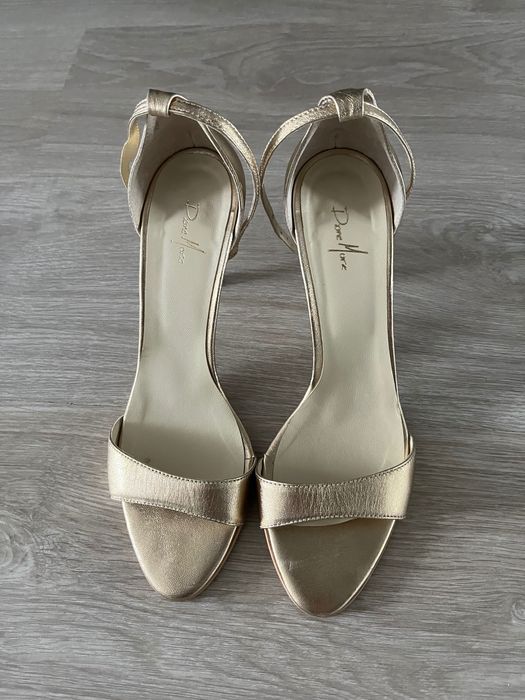 Sandale piele, mărimea 38, culoare auriu