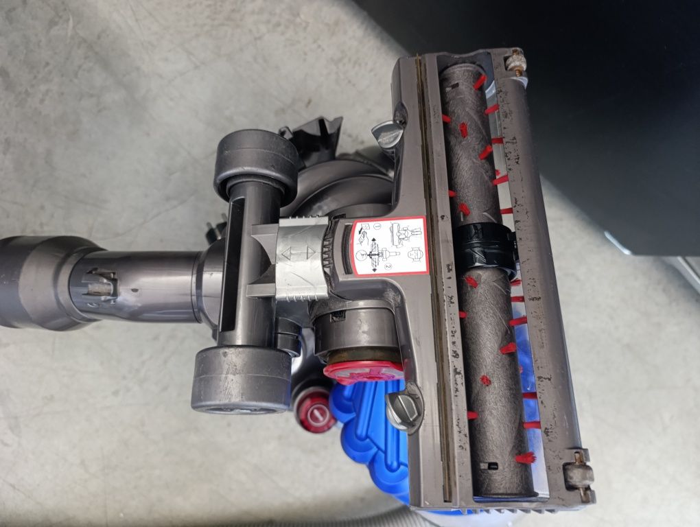 Прахосмукачка Dyson DC 32 контейнер