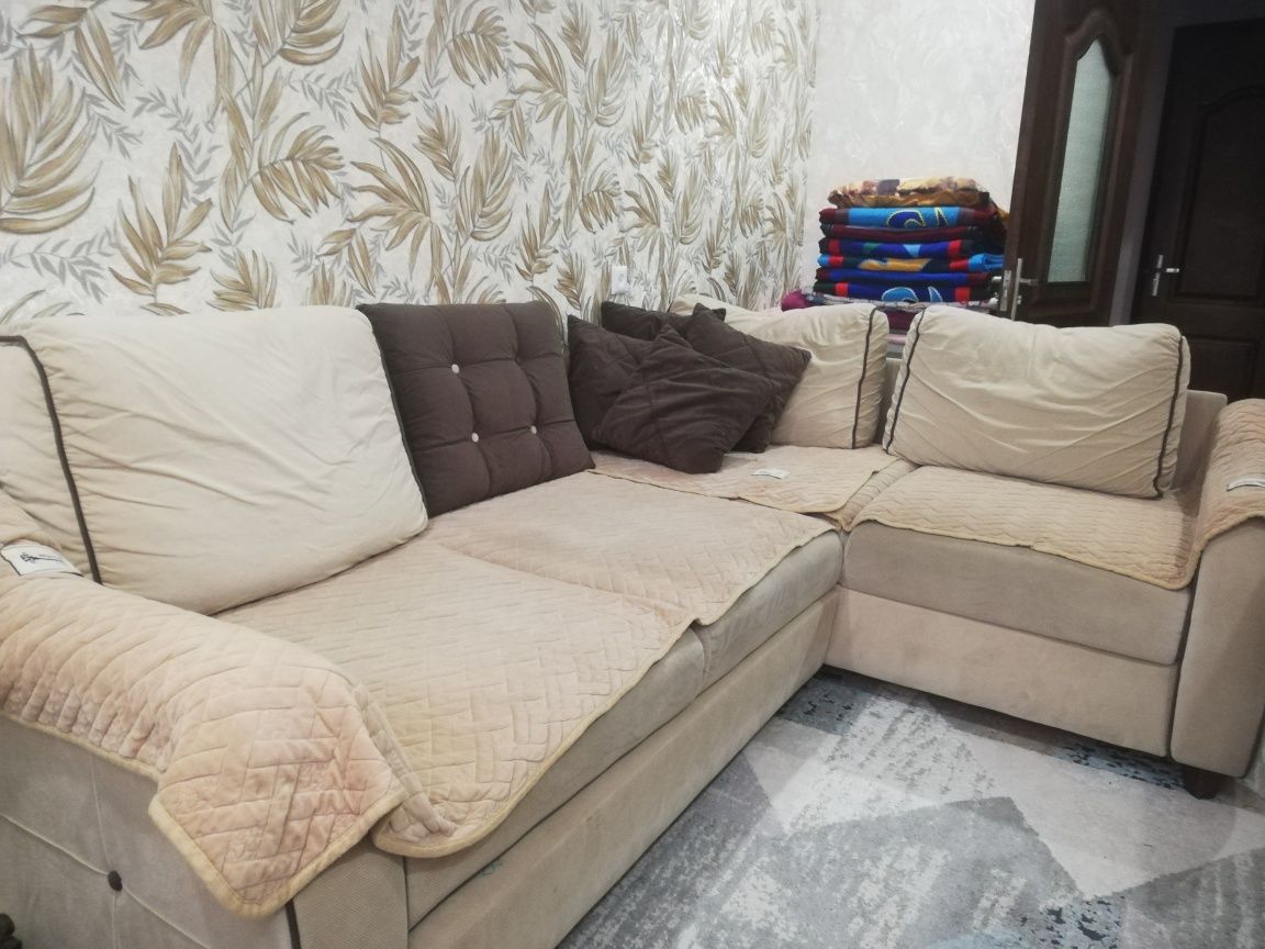 Продам диван для гостиной