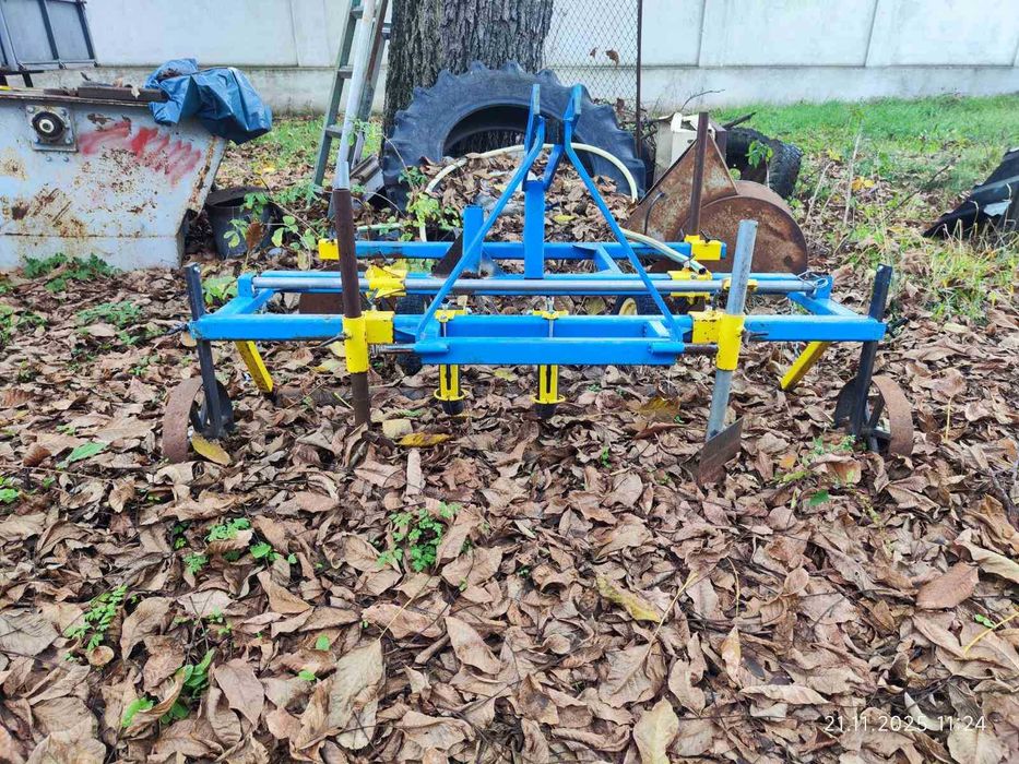 Машина за полагане на мулчиращо фолио