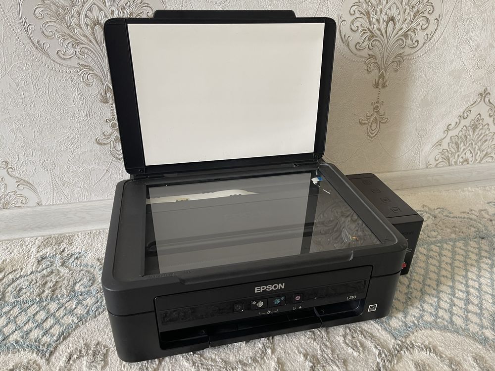 Продам 3в1 цветной принтер Epson L210