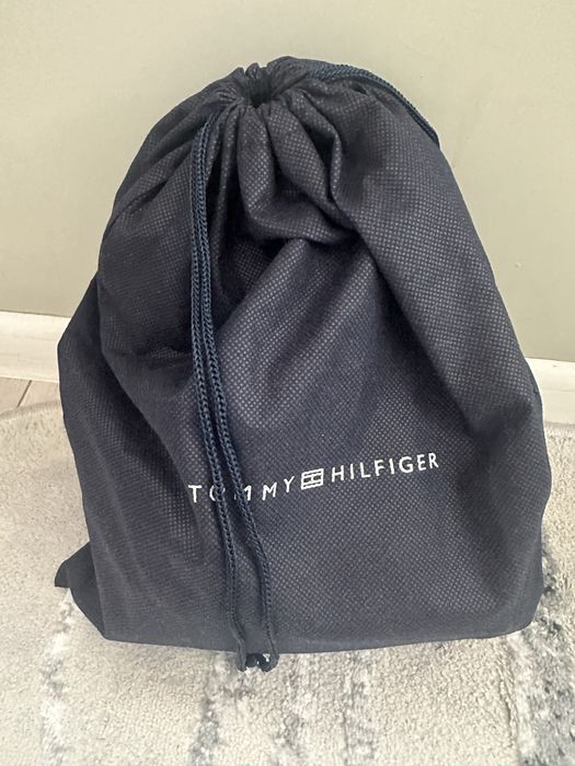 Нова и оригинална чанта на Tommy Hilfiger