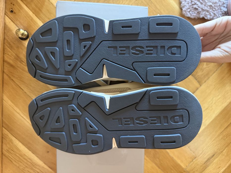 Diesel sneakers - маратонки 38 размер