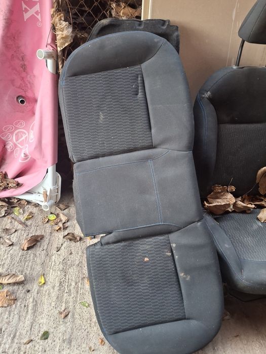 Продавам салон за пежо 208