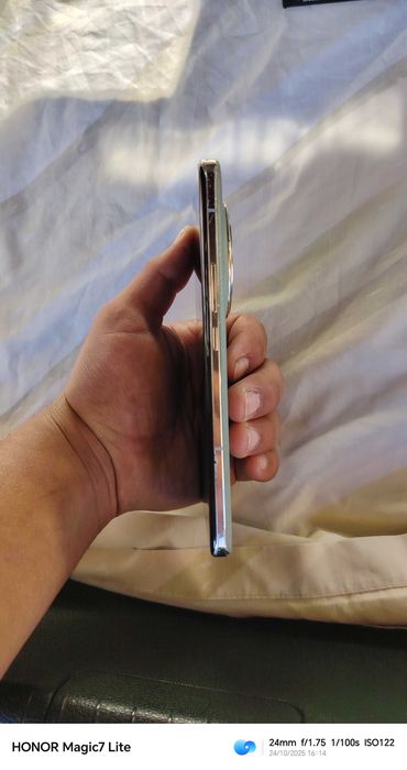 Продавам Honor magic 6 pro 512gb 12ram правя коментар на цената