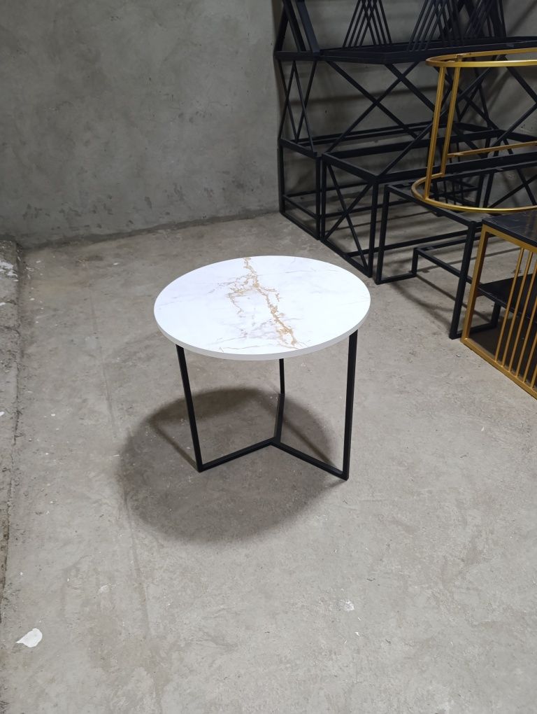 Kafeniy stolik loft