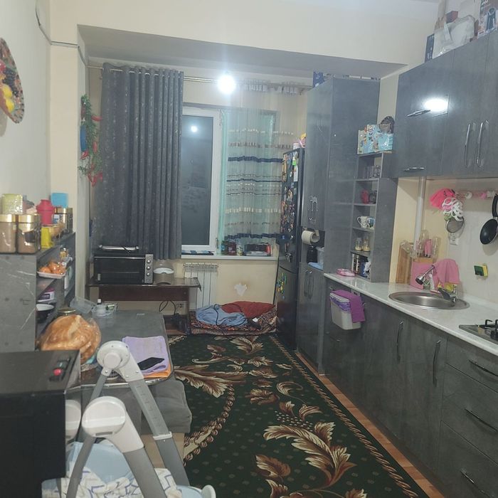 Fargona shahar Istiqlol stadion to'g'risida 3 xonali 3 etaj