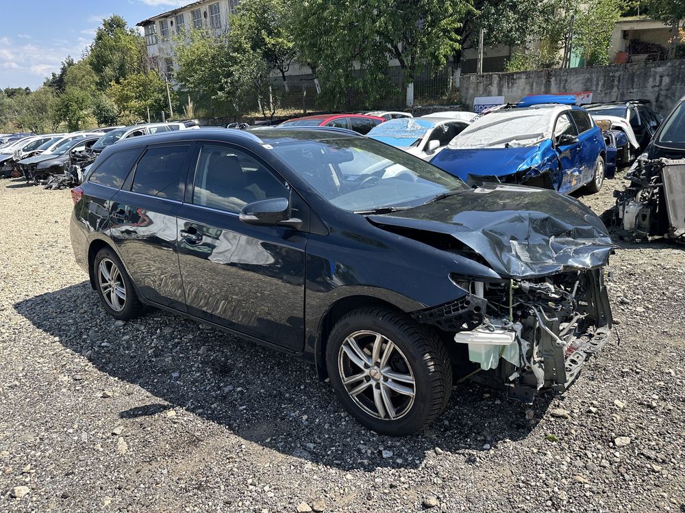 Toyota Auris 1.2 turbo 116кс 2017г На части!