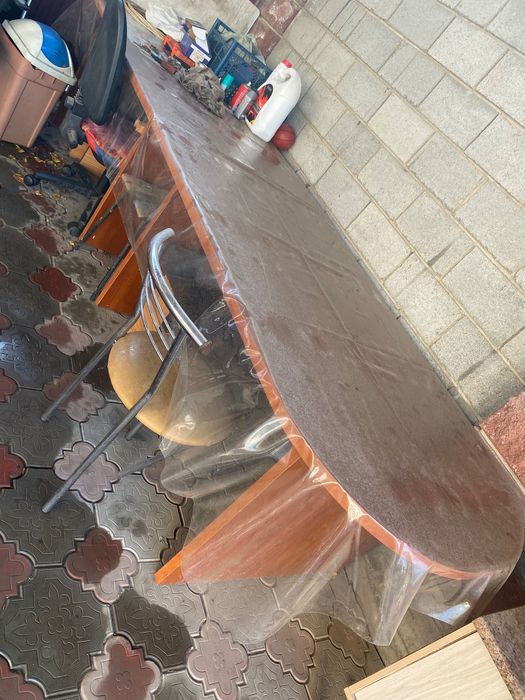 Стол длинный и короткий