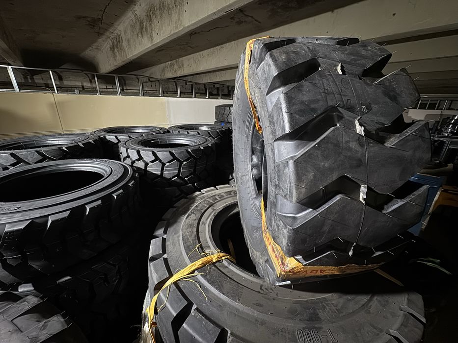 Anvelopa industriala cu camera 20.5 / 70 - 16