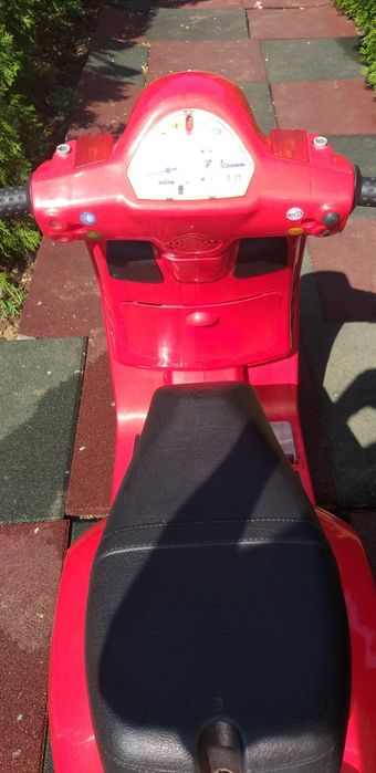 Electroscuter Vespa pentru copii vârstă 2...5