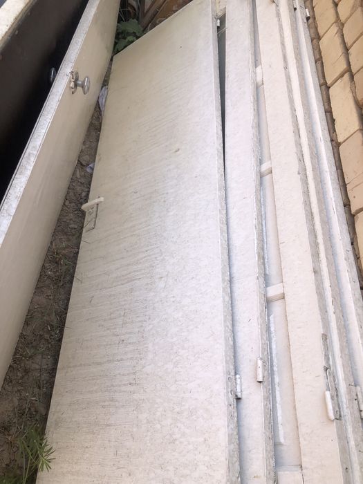 Эшик ва ром б/у сотилади