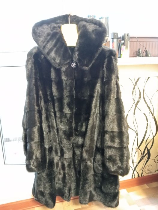 Продам норковую шубу 50 размер