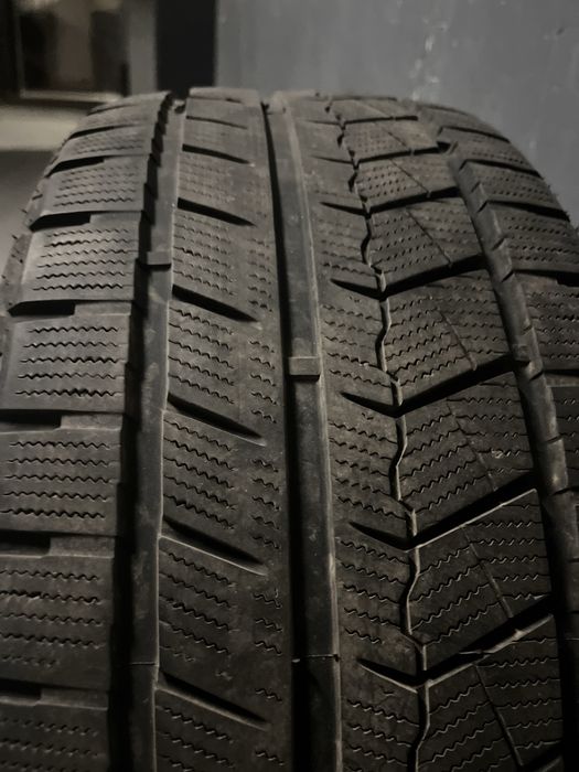 Автошины на Мерс 235/45/17