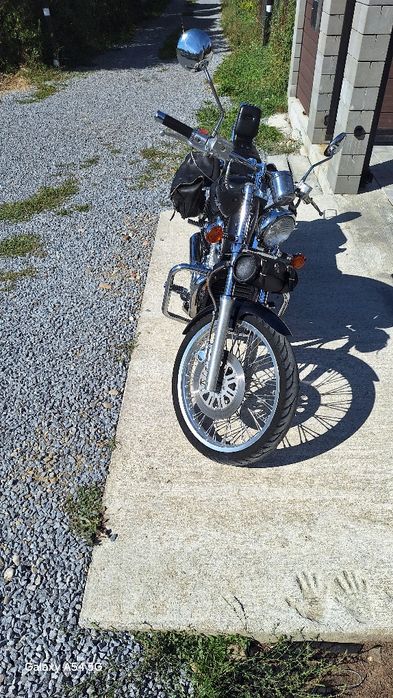 Suzuki intruder VS 800